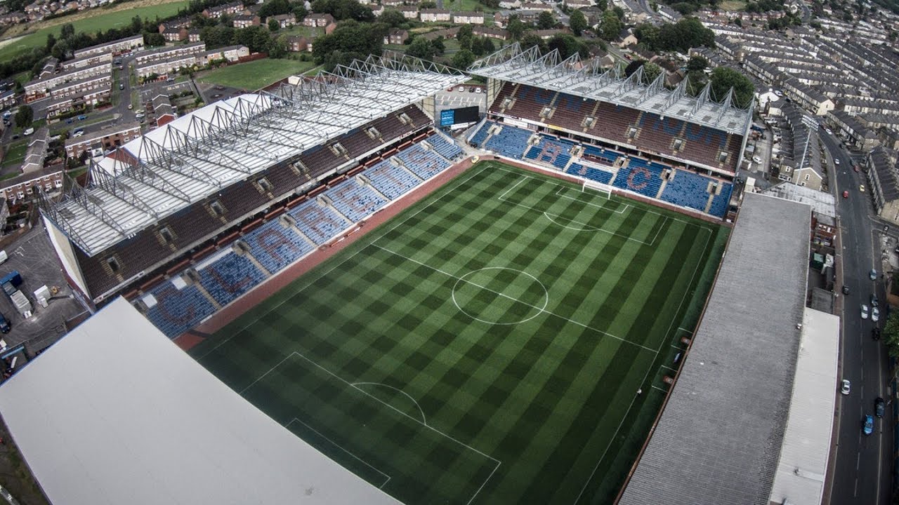 Burnley x Manchester City: onde assistir ao vivo o jogo de hoje (11/08)  pela Premier League, Futebol